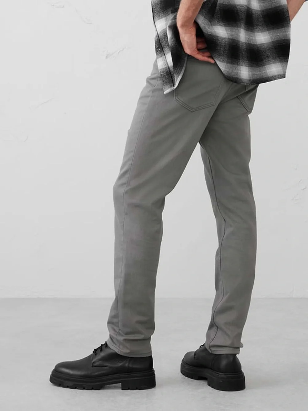 Banana Republic Men's Chinos in Gray